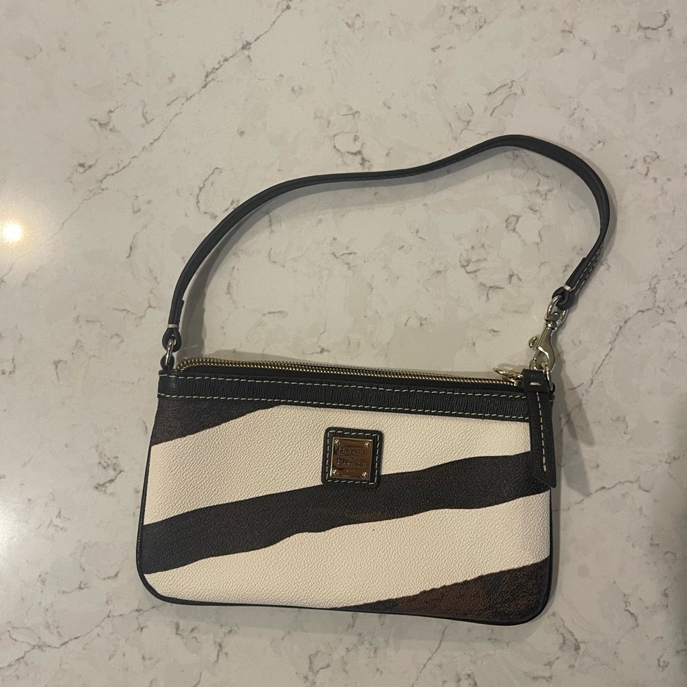 EUC Dooney & Bourke Animal Print Wristlet